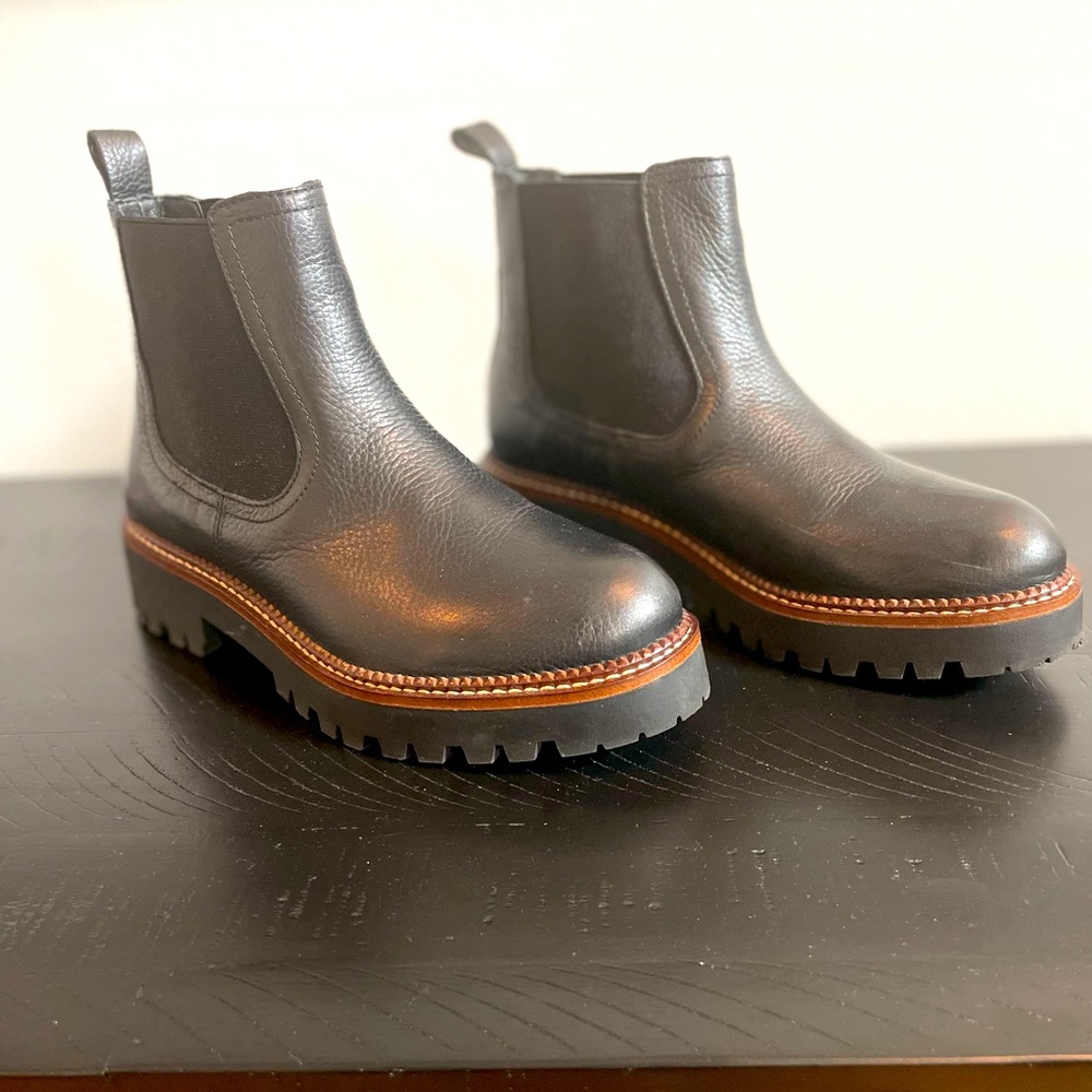 Caslon Miller Women Water Resistant Black Leather Ankle Boot Sz 6.5 M.
